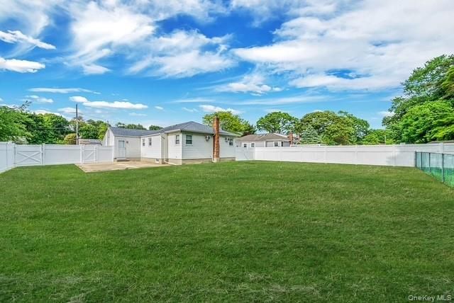 34 Stewart Street, Bay Shore, NY 11706