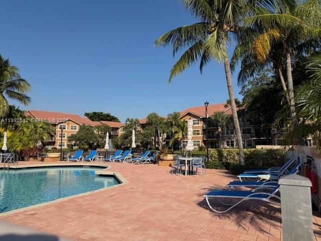 8901 Wiles Road 103, Coral Springs, FL 33067