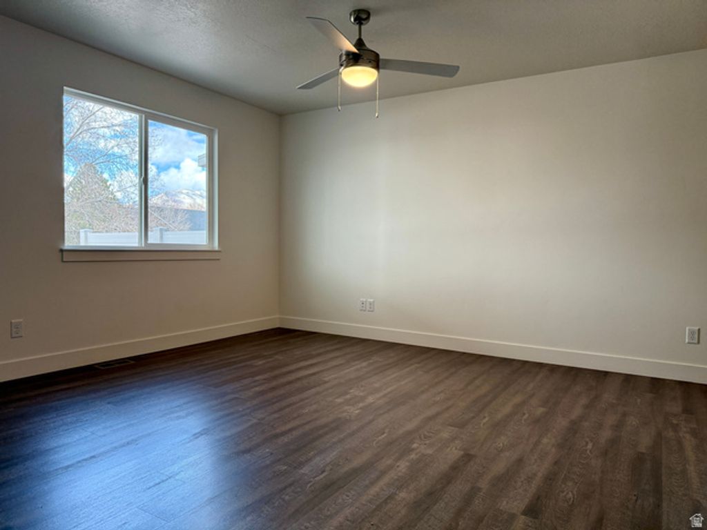 Image 22 of property listing at 121 E 730 N, Tooele, UT 84074
