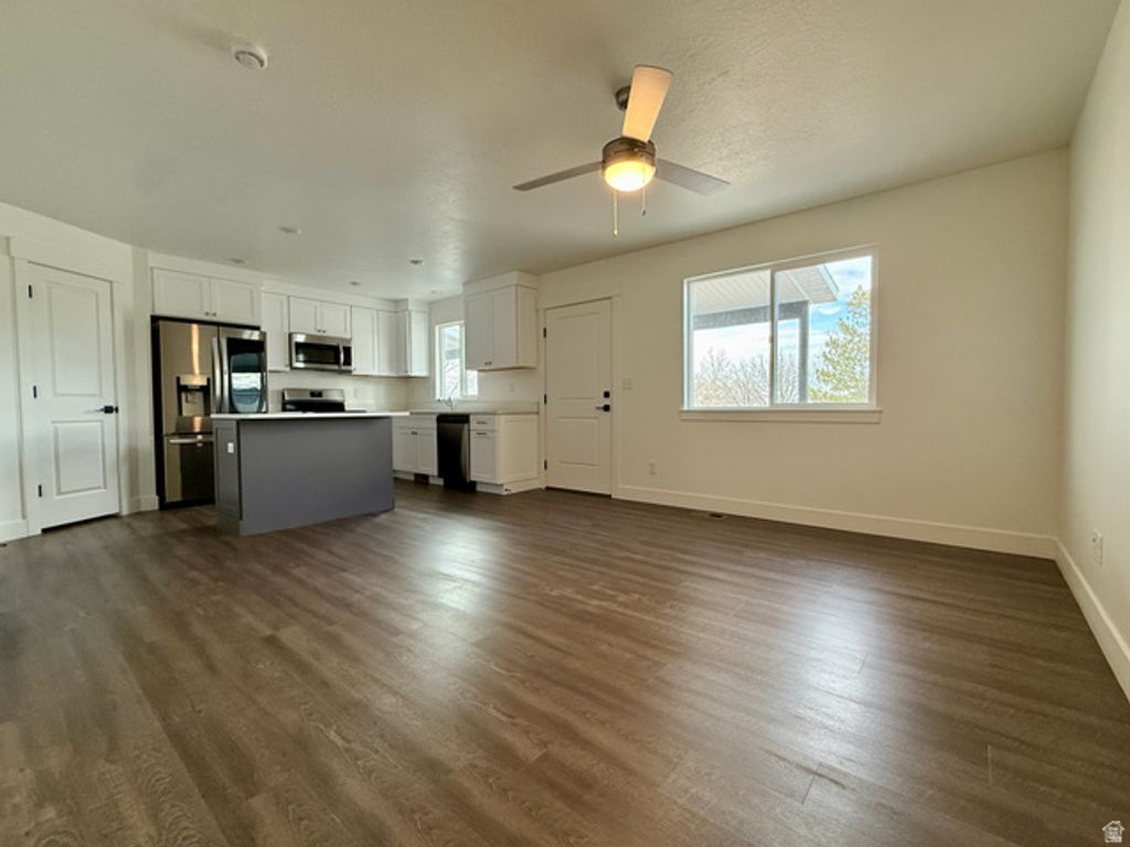 Image 4 of property listing at 121 E 730 N, Tooele, UT 84074