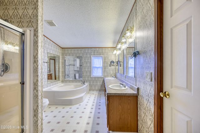 876 Mcclammy Road, Hampstead, NC 28443