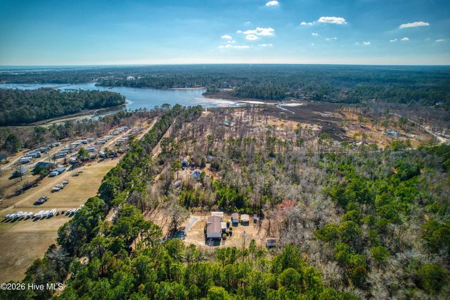 876 Mcclammy Road, Hampstead, NC 28443