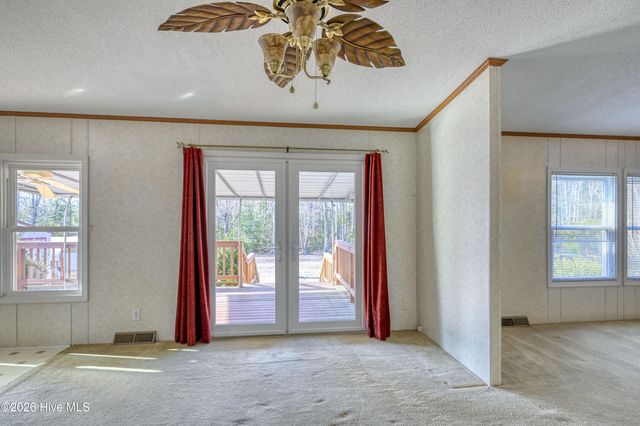 876 Mcclammy Road, Hampstead, NC 28443