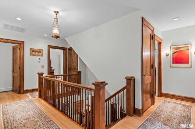 1340 Wiggins Avenue, Springfield, IL 62704
