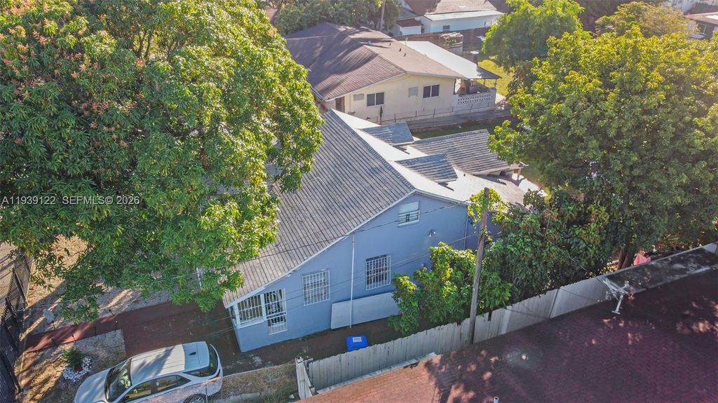 2142 NW 33rd St, Miami, FL 33142