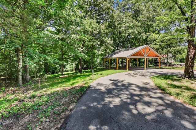 514 Lisa Ct, Clarksville, TN 37043