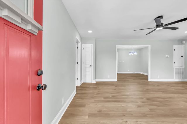 514 Lisa Ct, Clarksville, TN 37043