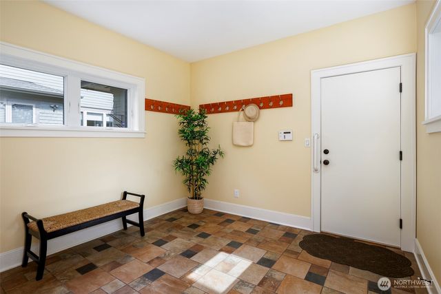 11715 4th Avenue NW, Seattle, WA 98177