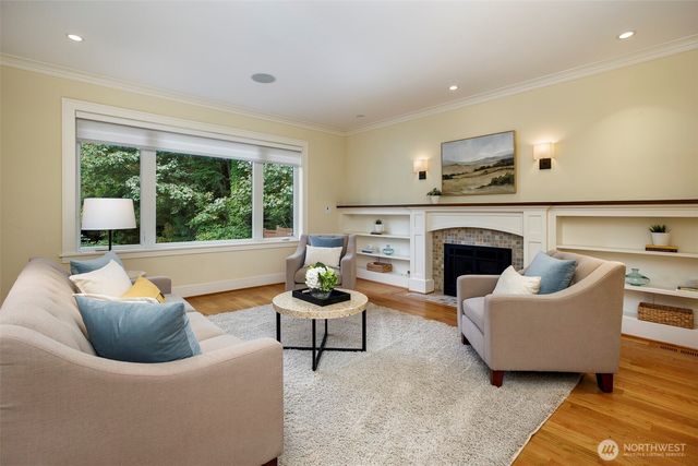 11715 4th Avenue NW, Seattle, WA 98177