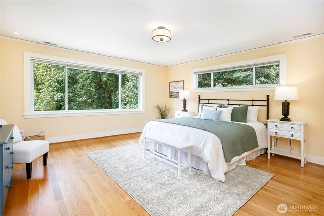 11715 4th Avenue NW, Seattle, WA 98177