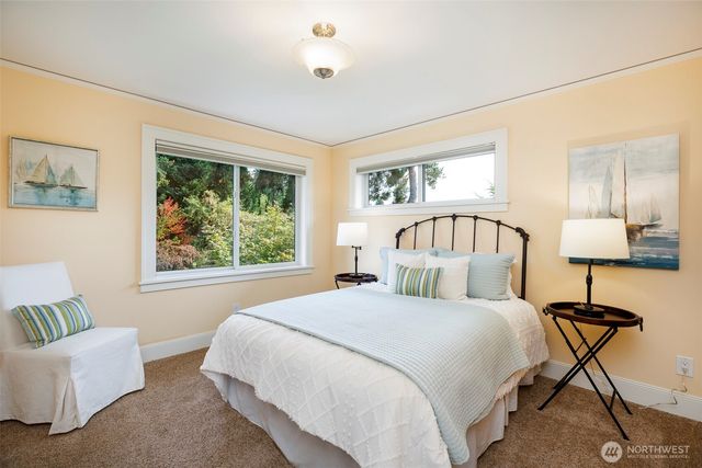 11715 4th Avenue NW, Seattle, WA 98177