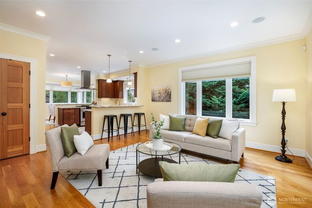 11715 4th Avenue NW, Seattle, WA 98177