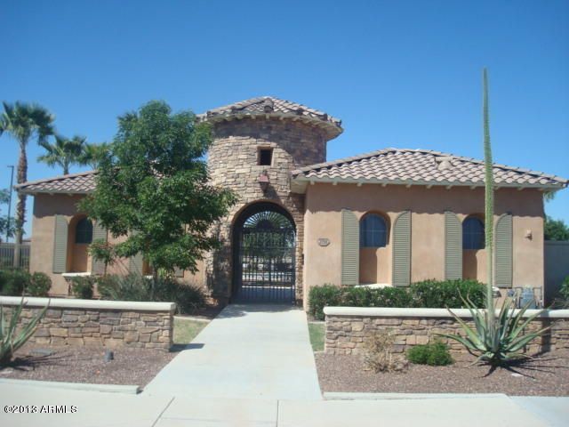 2670 S VOYAGER Drive 101, Gilbert, AZ 85295