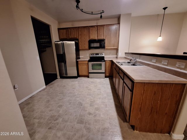 2670 S VOYAGER Drive 101, Gilbert, AZ 85295