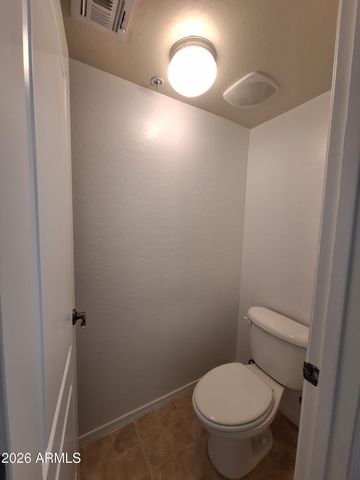 2670 S VOYAGER Drive 101, Gilbert, AZ 85295