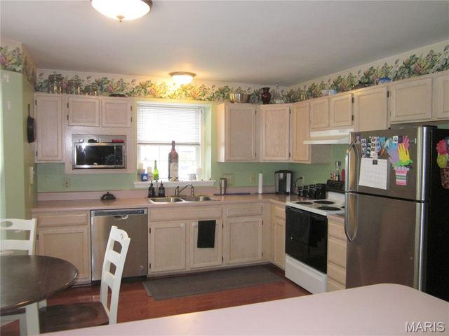 1327 Eagles Way Court, Hazelwood, MO 63042