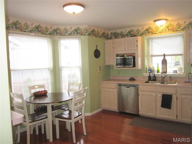 1327 Eagles Way Court, Hazelwood, MO 63042