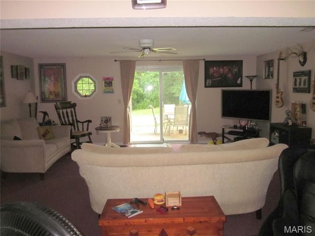 1327 Eagles Way Court, Hazelwood, MO 63042