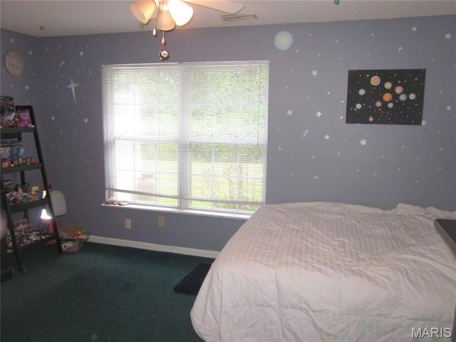 1327 Eagles Way Court, Hazelwood, MO 63042