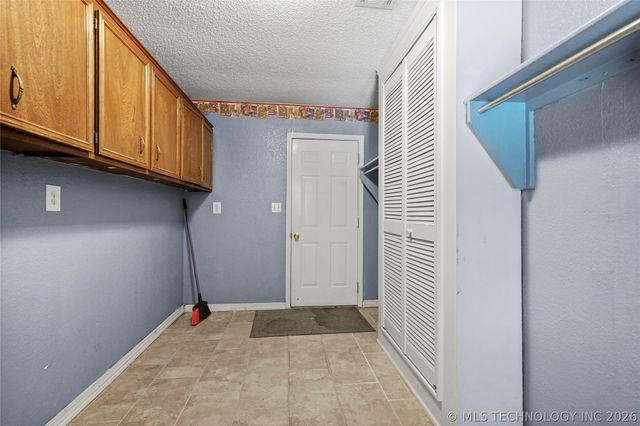 27208 E 41st Street S, Broken Arrow, OK 74014