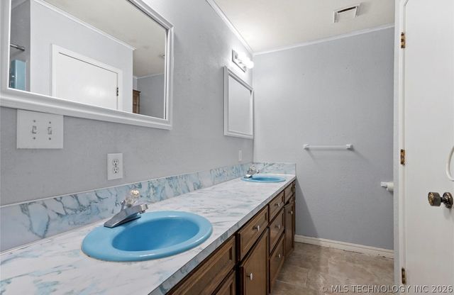 27208 E 41st Street S, Broken Arrow, OK 74014