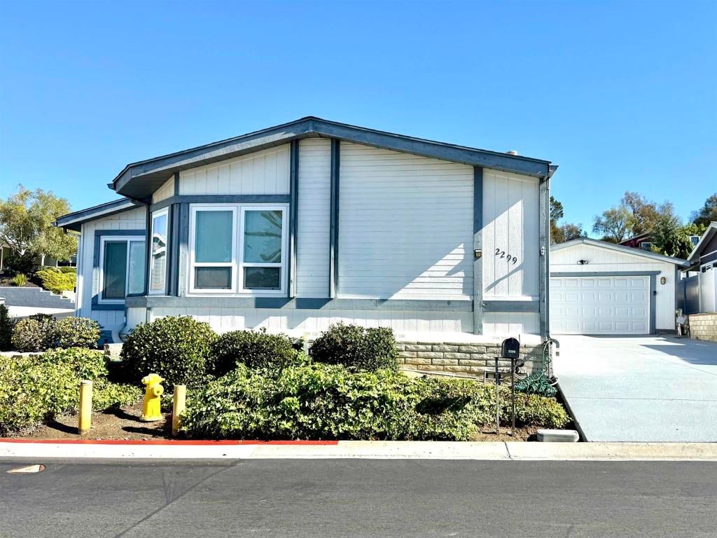 2299 Lindsay Drive, Carlsbad, CA 92008 — photo 4
