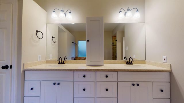 20802 Newbury Park Drive, Katy, TX 77450