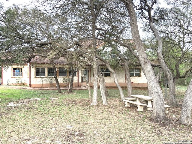 930 COUNTY ROAD 2720, Mico, TX 78056