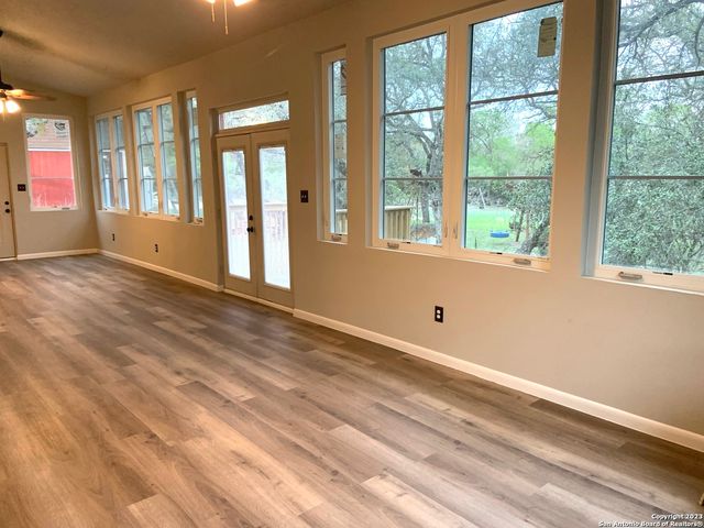 930 COUNTY ROAD 2720, Mico, TX 78056