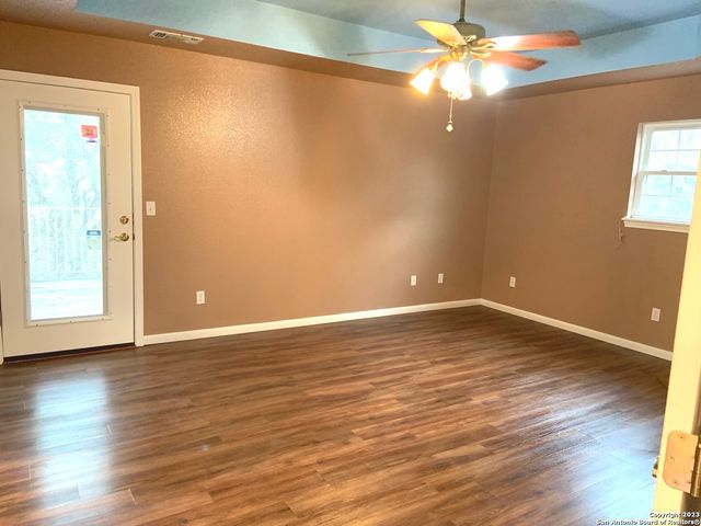 930 COUNTY ROAD 2720, Mico, TX 78056