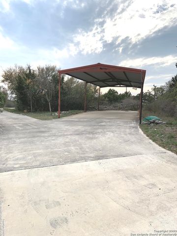 930 COUNTY ROAD 2720, Mico, TX 78056