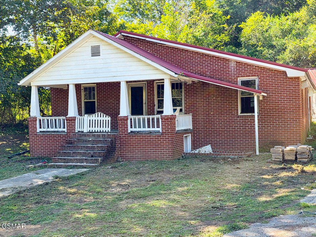 2534 Muddy Hollow, Dandridge, TN 37725