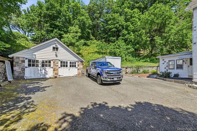 27 Free Hill Road, Tomkins Cove, NY 10986