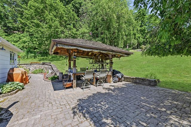 27 Free Hill Road, Tomkins Cove, NY 10986
