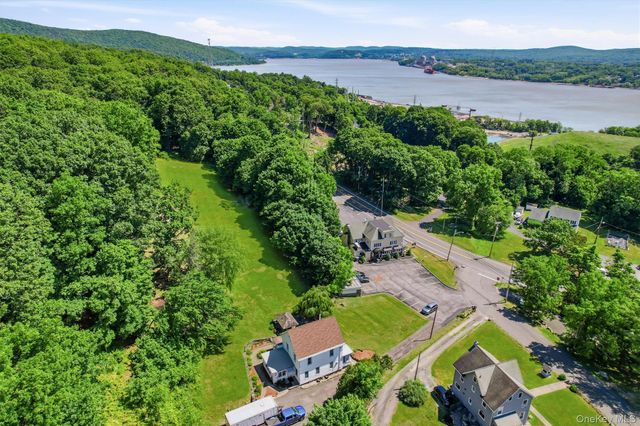 27 Free Hill Road, Tomkins Cove, NY 10986