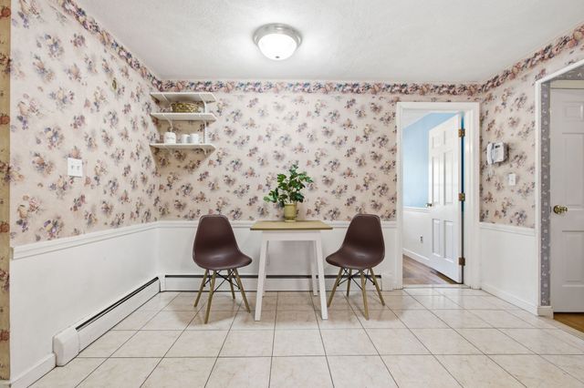 10 Red Gate Ln, Reading, MA 01867