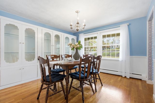 10 Red Gate Ln, Reading, MA 01867