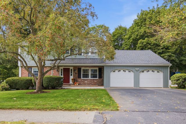 10 Red Gate Ln, Reading, MA 01867