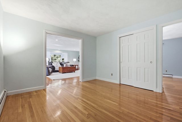10 Red Gate Ln, Reading, MA 01867