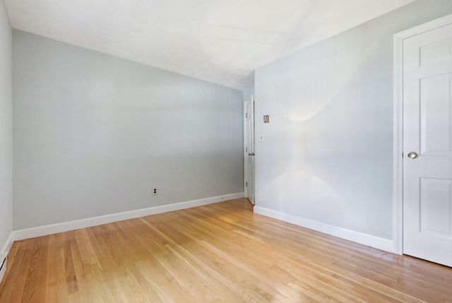 10 Red Gate Ln, Reading, MA 01867