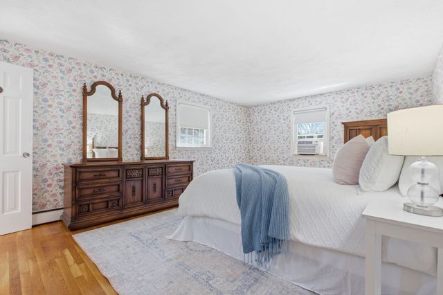 10 Red Gate Ln, Reading, MA 01867