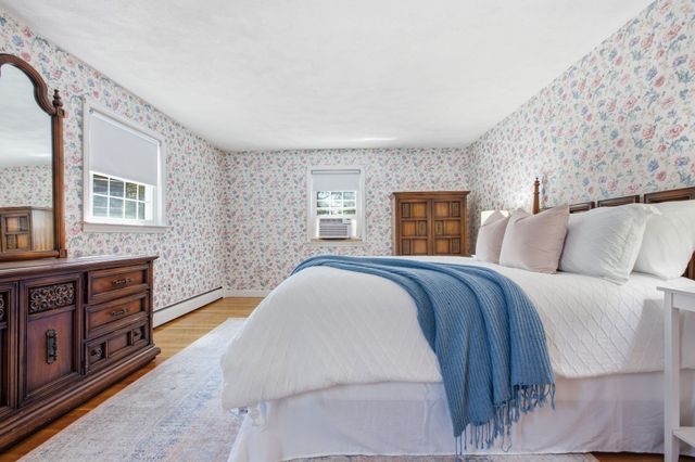 10 Red Gate Ln, Reading, MA 01867