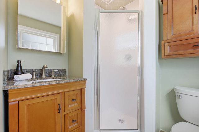 10 Red Gate Ln, Reading, MA 01867
