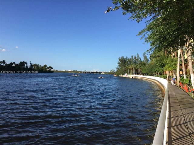 5091 NW 7th Street 1007, Miami, FL 33126