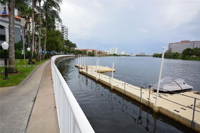 5091 NW 7th Street 1007, Miami, FL 33126