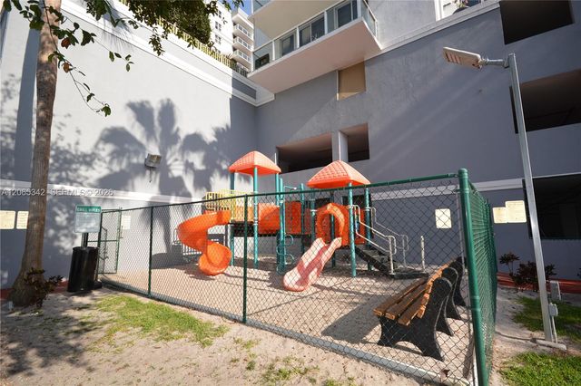 5091 NW 7th Street 1007, Miami, FL 33126