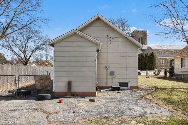 1804 S Kiesel Street, Bay City, MI 48706