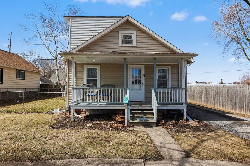 1804 S Kiesel Street, Bay City, MI 48706