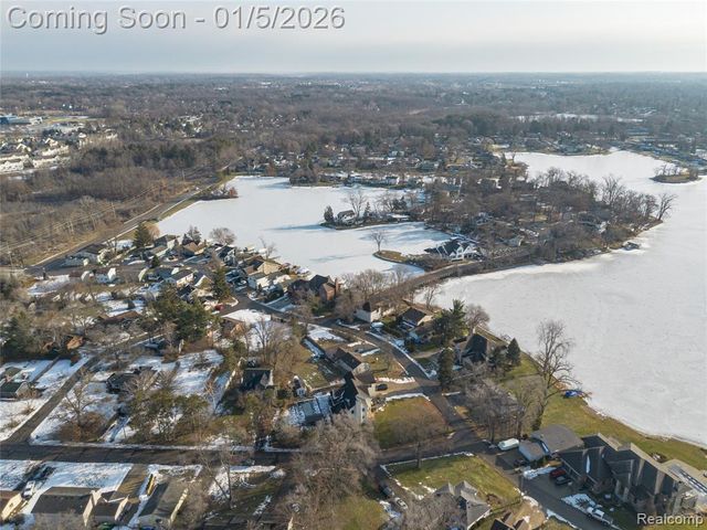 2526 Marchar Drive, Wolverine Lake, MI 48390