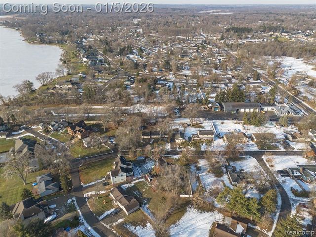 2526 Marchar Drive, Wolverine Lake, MI 48390